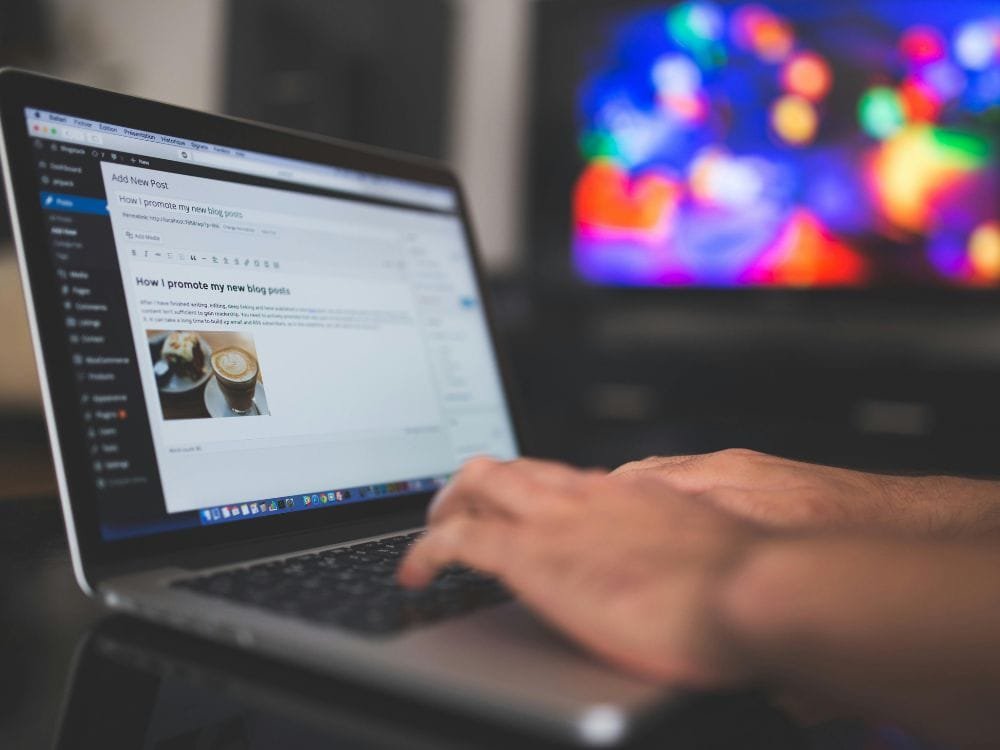 Estratégia de conteúdo em blog profissional com elementos de autoridade digital, SEO e crescimento online
